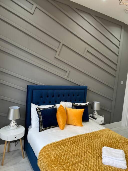 Cheerful 2 Bedroom Homely Apartment, Sleeps 6 Guest Comfy, 3X Double Bed, Parking, Free Wifi, Suitable For Business, Leisure Guest,Glasgow, Glasgow West End, Near City Centre Exterior foto