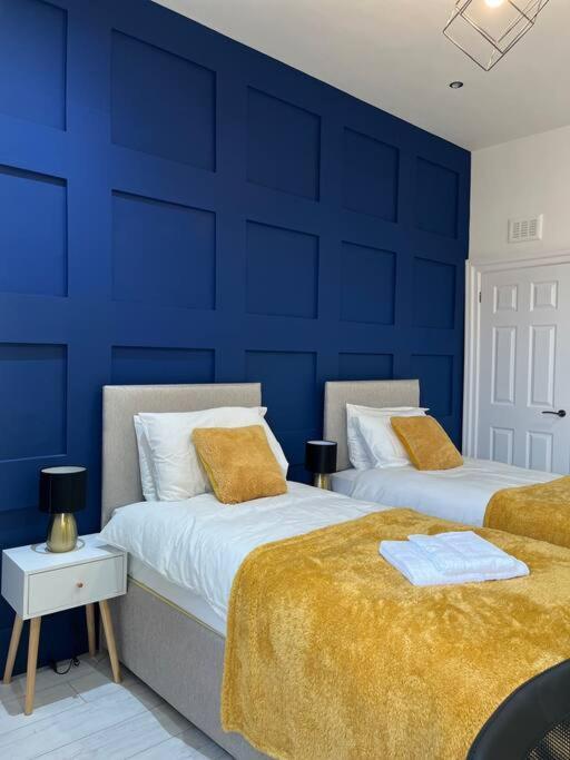 Cheerful 2 Bedroom Homely Apartment, Sleeps 6 Guest Comfy, 3X Double Bed, Parking, Free Wifi, Suitable For Business, Leisure Guest,Glasgow, Glasgow West End, Near City Centre Exterior foto