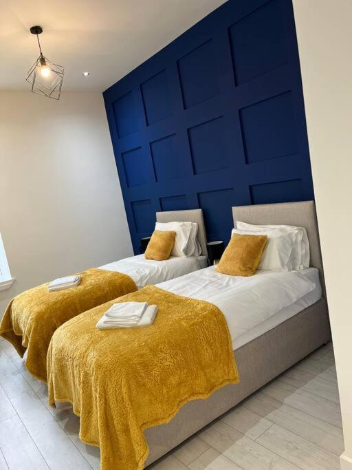 Cheerful 2 Bedroom Homely Apartment, Sleeps 6 Guest Comfy, 3X Double Bed, Parking, Free Wifi, Suitable For Business, Leisure Guest,Glasgow, Glasgow West End, Near City Centre Exterior foto