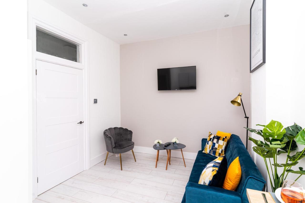Cheerful 2 Bedroom Homely Apartment, Sleeps 4 Guest Comfy, 1X Double Bed, 2X Single Beds, Parking, Free Wifi, Suitable For Business, Leisure Guest,Glasgow, Glasgow West End, Near City Centre Exterior foto