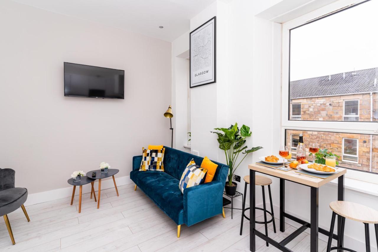 Cheerful 2 Bedroom Homely Apartment, Sleeps 4 Guest Comfy, 1X Double Bed, 2X Single Beds, Parking, Free Wifi, Suitable For Business, Leisure Guest,Glasgow, Glasgow West End, Near City Centre Exterior foto