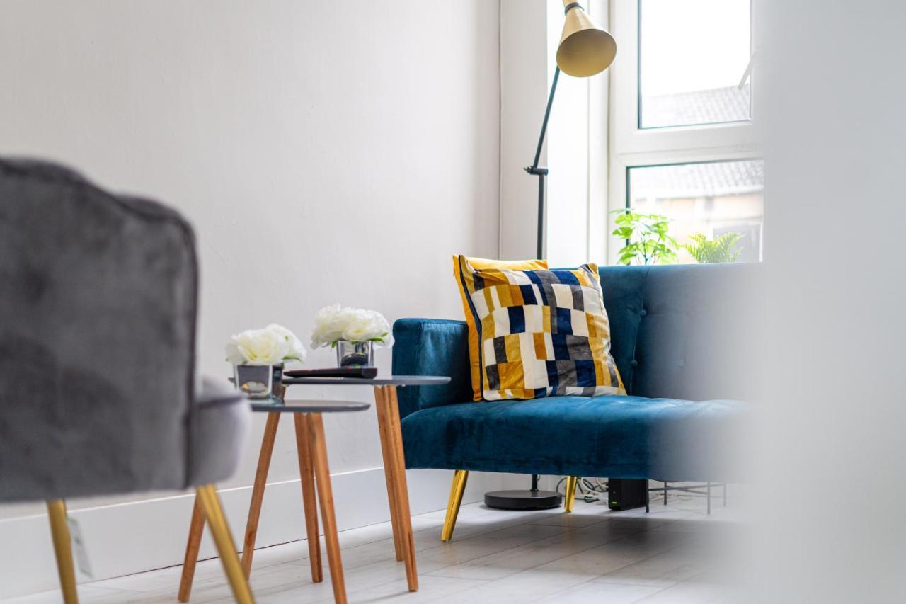 Cheerful 2 Bedroom Homely Apartment, Sleeps 6 Guest Comfy, 3X Double Bed, Parking, Free Wifi, Suitable For Business, Leisure Guest,Glasgow, Glasgow West End, Near City Centre Exterior foto