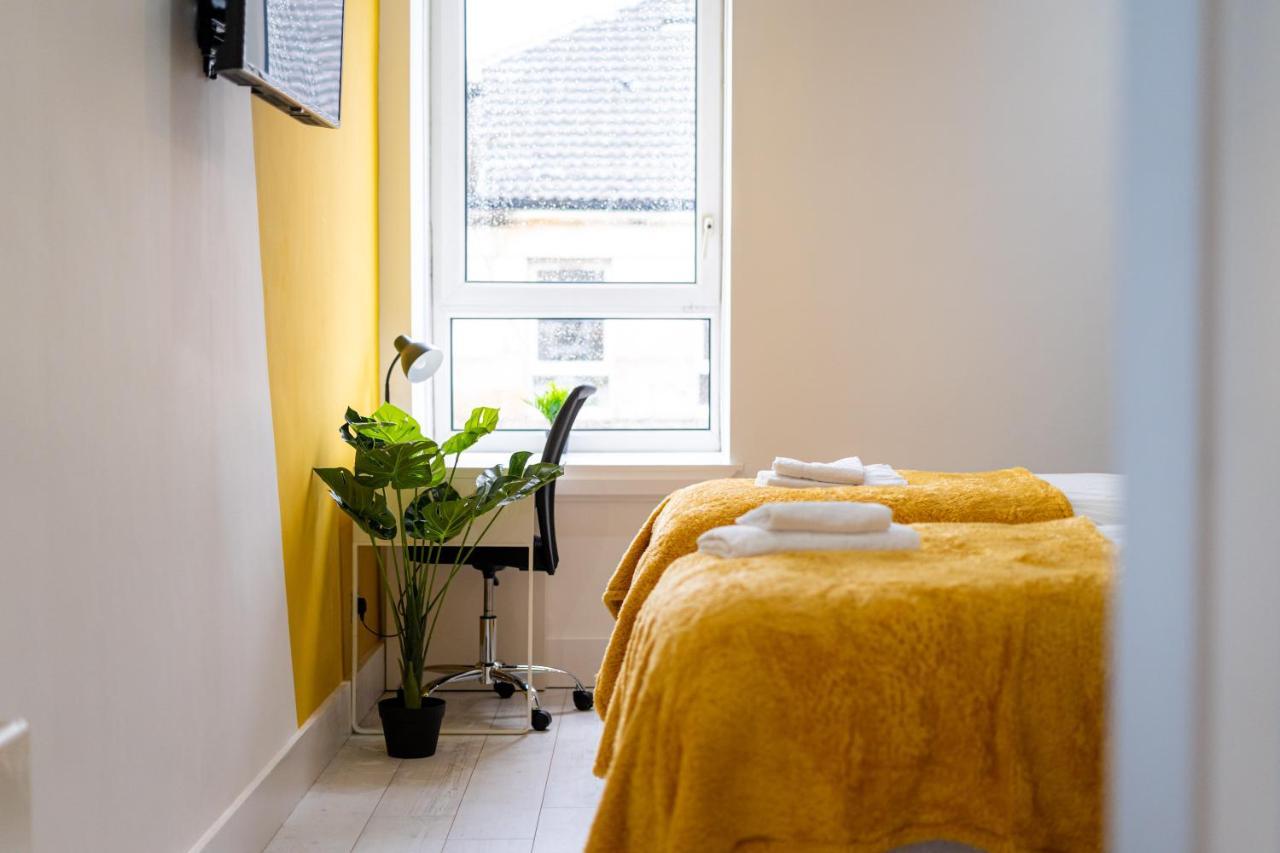 Cheerful 2 Bedroom Homely Apartment, Sleeps 6 Guest Comfy, 3X Double Bed, Parking, Free Wifi, Suitable For Business, Leisure Guest,Glasgow, Glasgow West End, Near City Centre Exterior foto